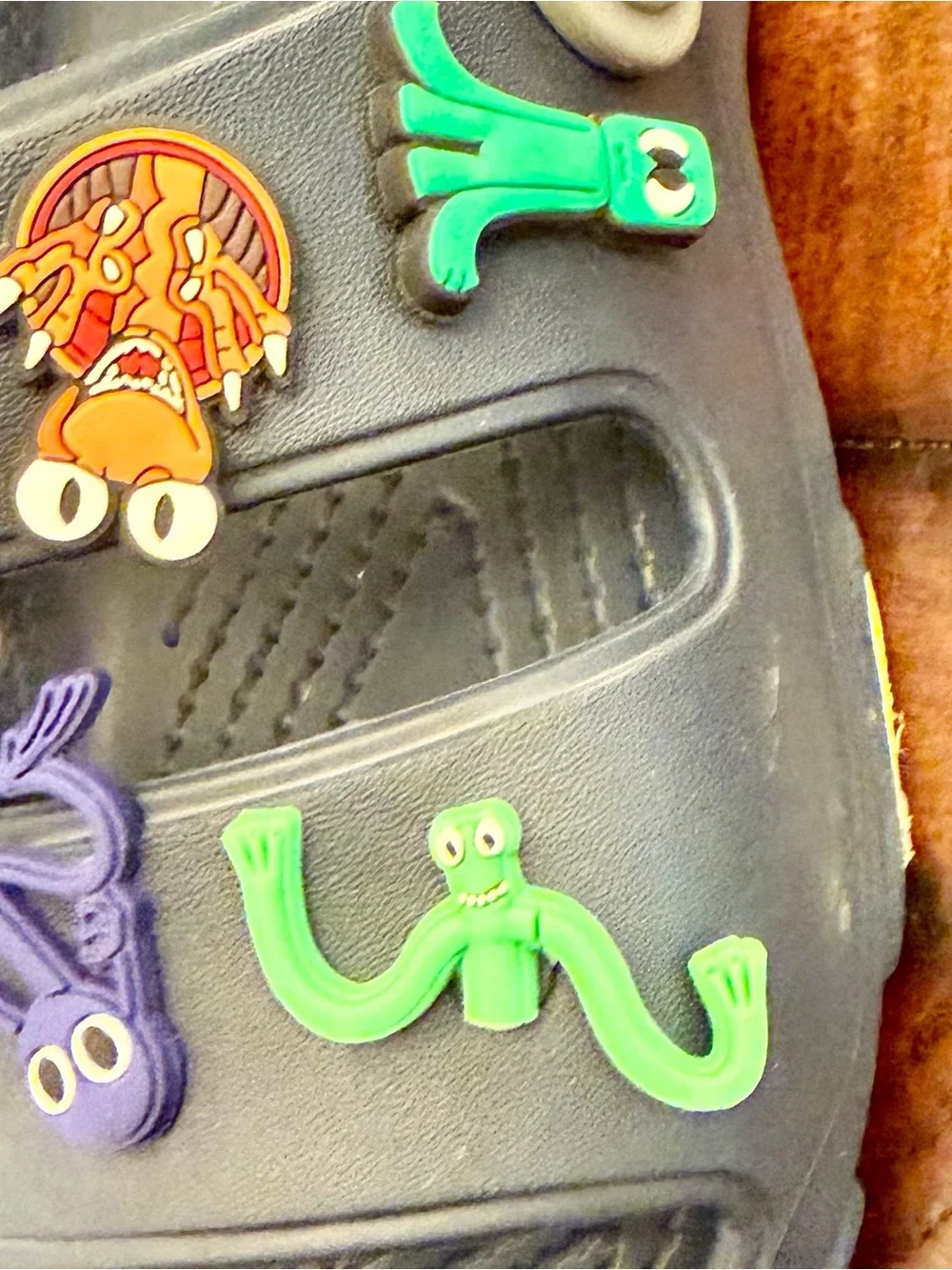 Crocs J3 Kids Classic All-Terrain Sandal Black & 14Charms Adjustable Straps